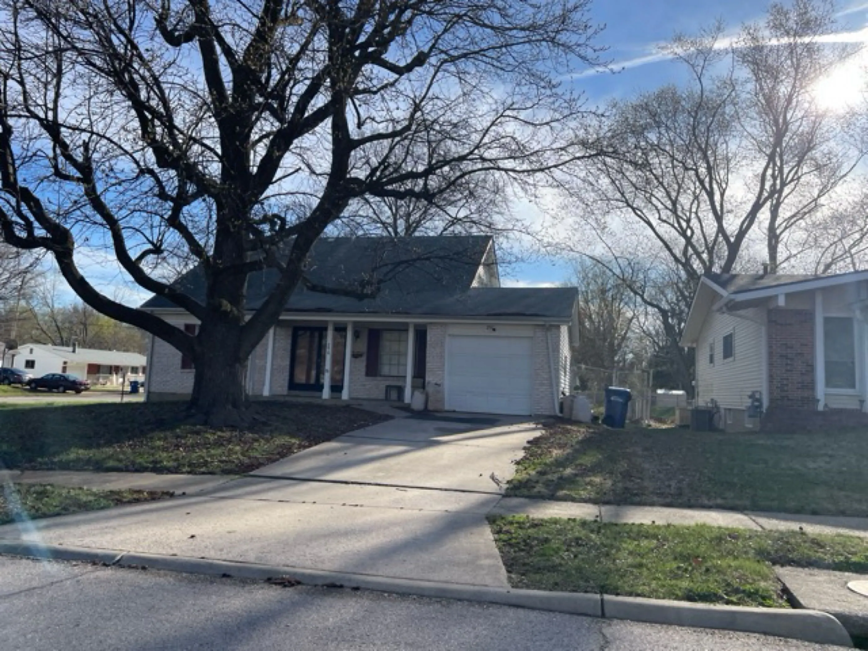 Pueblo Dr, Florissant, MO 63033 #1