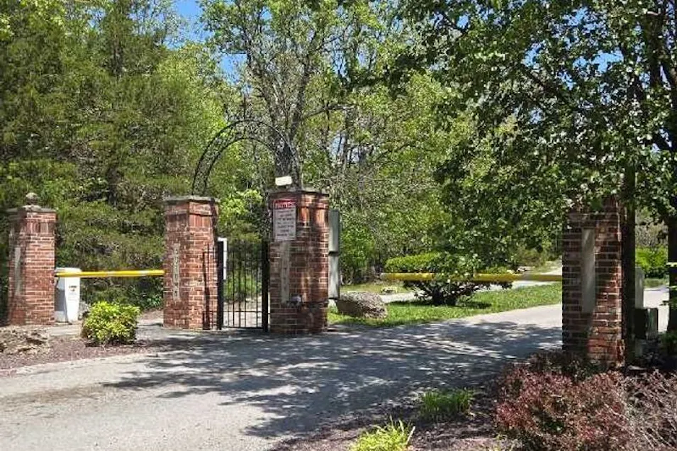 5998 Peachtree Dr Hillsboro, MO 63050, Jefferson County