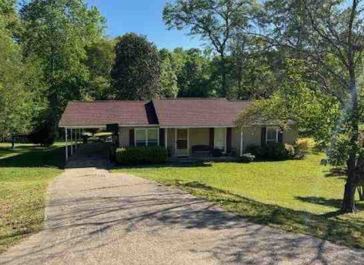 50 Sommerset Dr Phenix City, AL 36869, Russell County