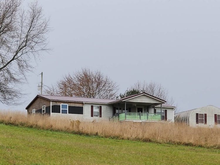 5229 Senate Rd SE Amsterdam, OH 43903, Carroll County