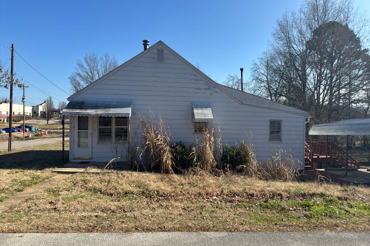 1816 West Maud Street Poplar Bluff, MO 63901, Butler County