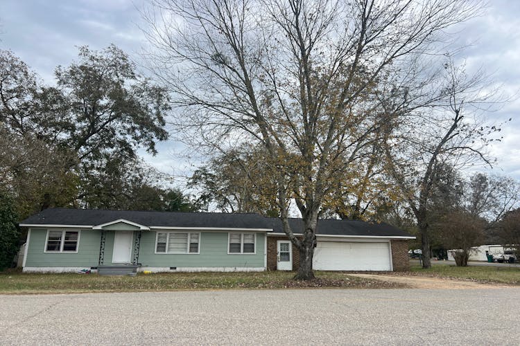 165 2nd Ave Moundville, AL 35474, Hale County