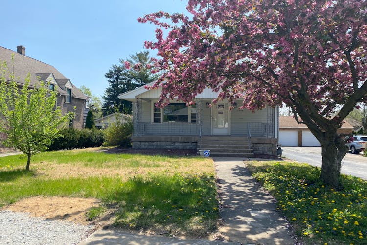 2645 Indiana Ave Lansing, IL 60438, Cook County