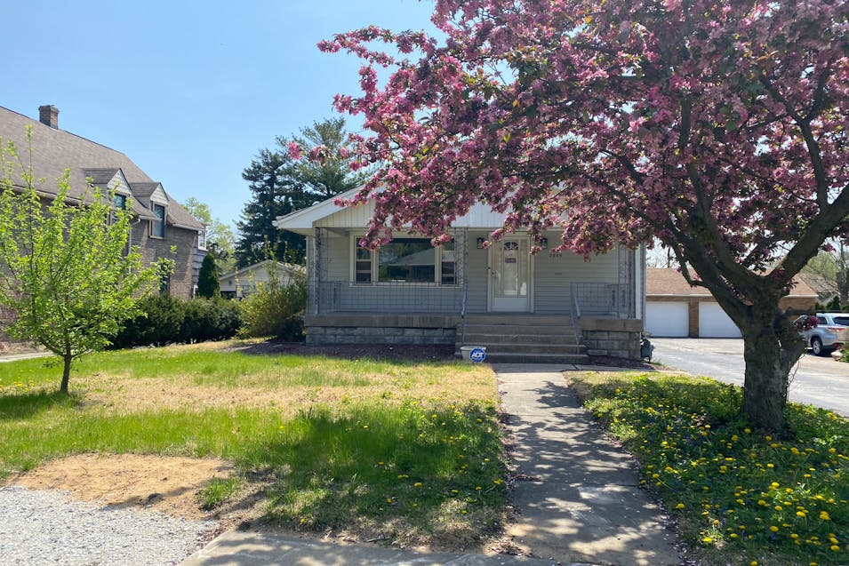 2645 Indiana Ave Lansing, IL 60438, Cook County