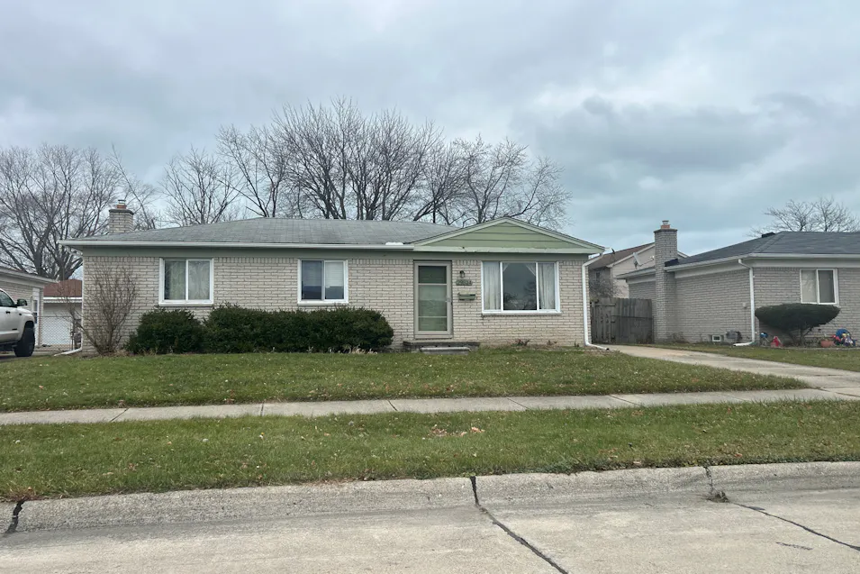 29524 Garden St Roseville, MI 48066, Macomb County