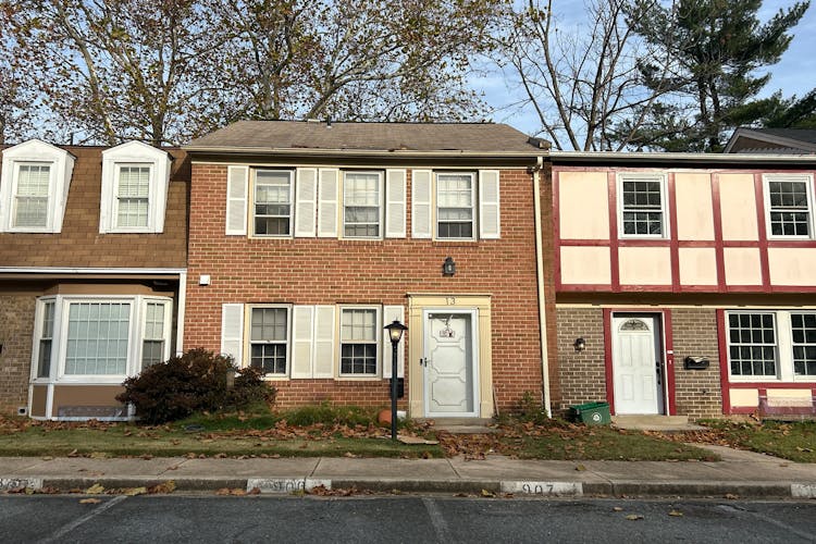 13 Prairie Rose Ct Gaithersburg, MD 20878, Montgomery County