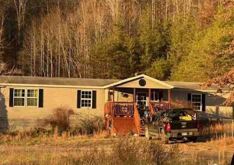 4084 Beckwith Rd Fayetteville, WV 25840, Fayette County