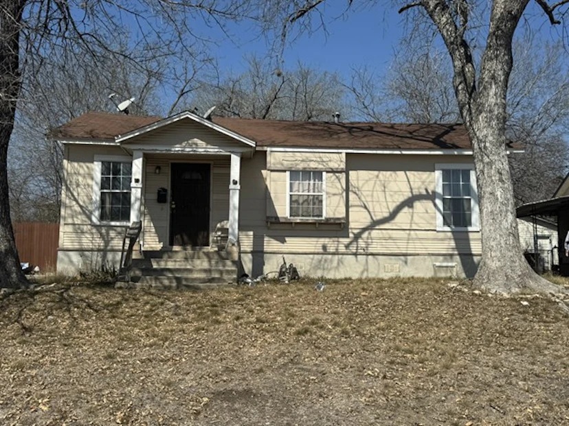 211 Lyric St