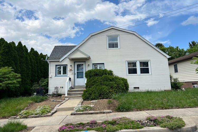 1501 Queen St Reading, PA 19605, Berks County