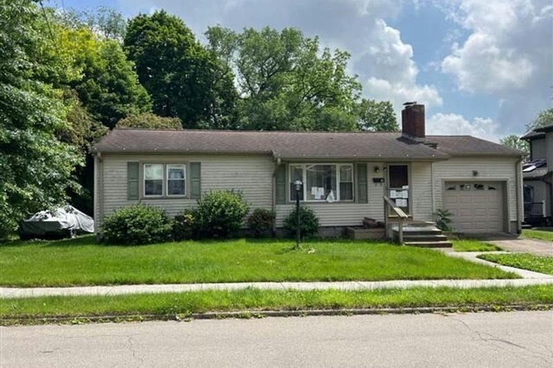 Vance St, Greenville, PA 16125