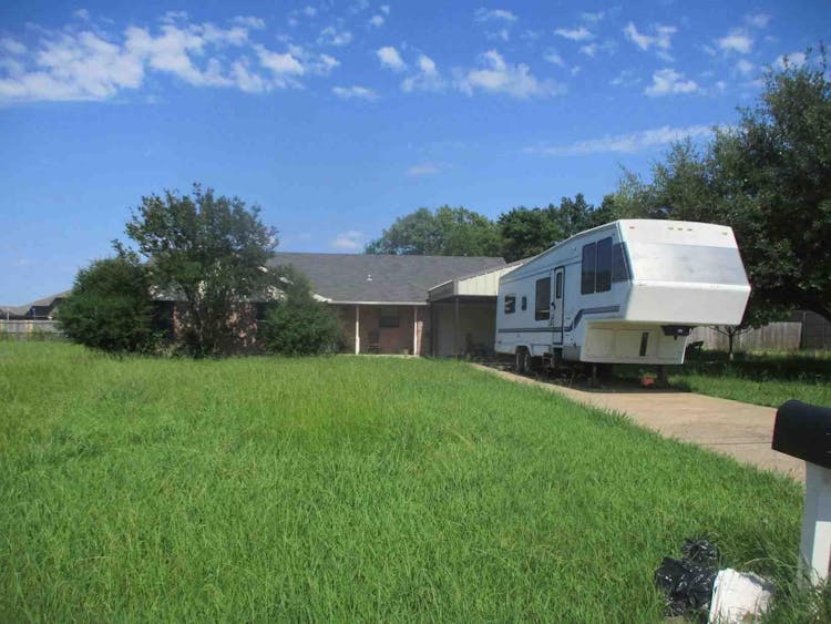 810 N 4th St Wills Point, TX 75169, Van Zandt County