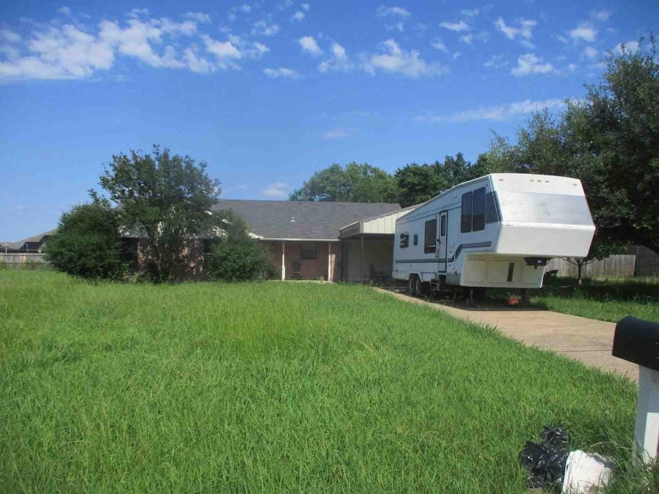 810 N 4th St Wills Point, TX 75169, Van Zandt County