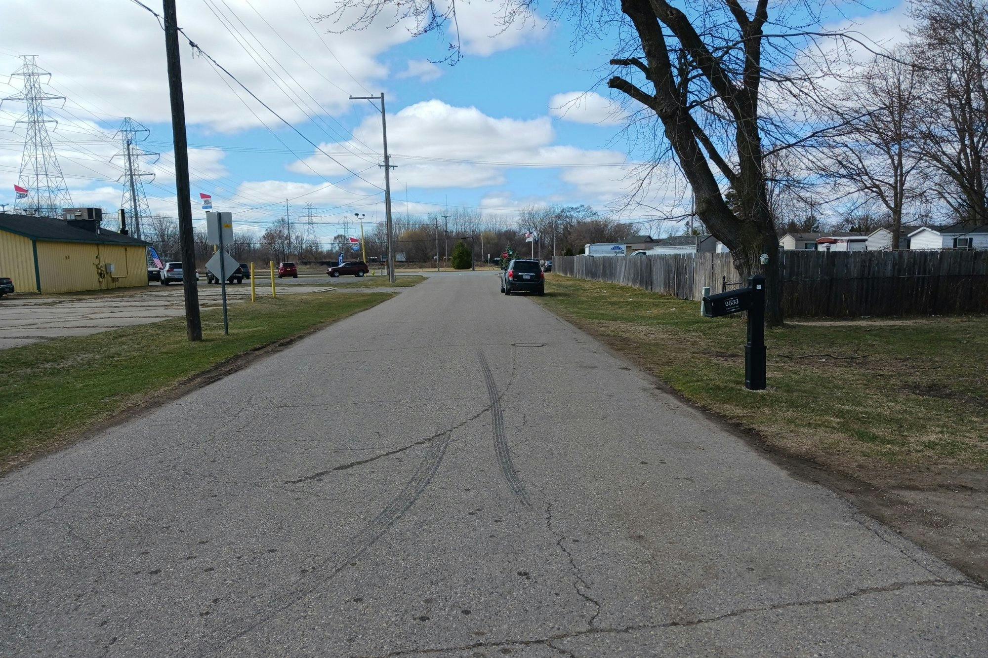 Longview Ave, Saginaw, MI 48601
