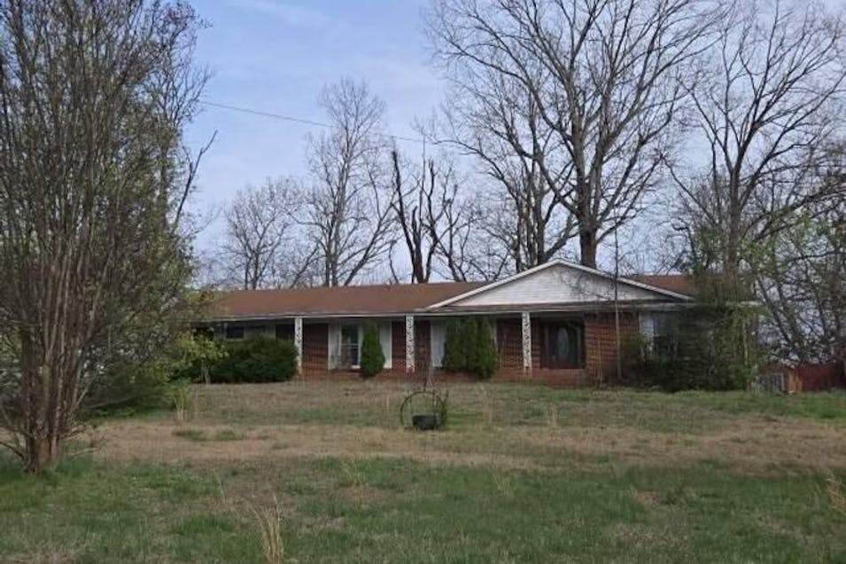 437 S Mountain Dr Trinity, AL 35673, Morgan County