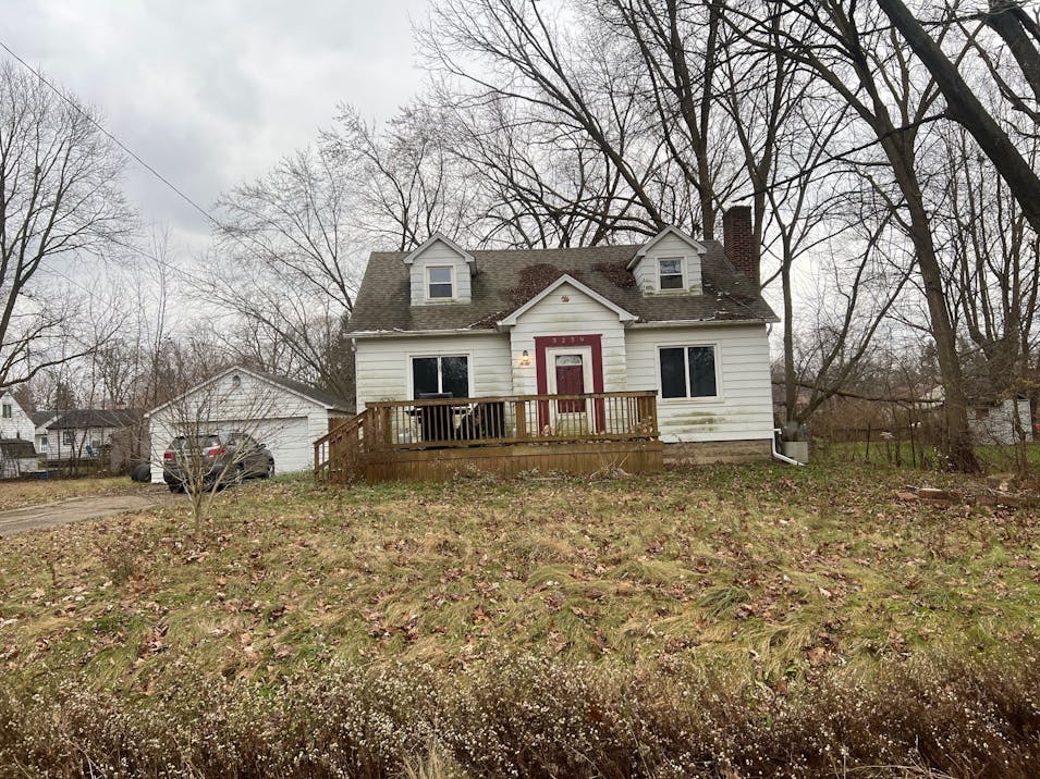 3239 W Sherman Ave Flint, MI 48504-1446, Genesee County