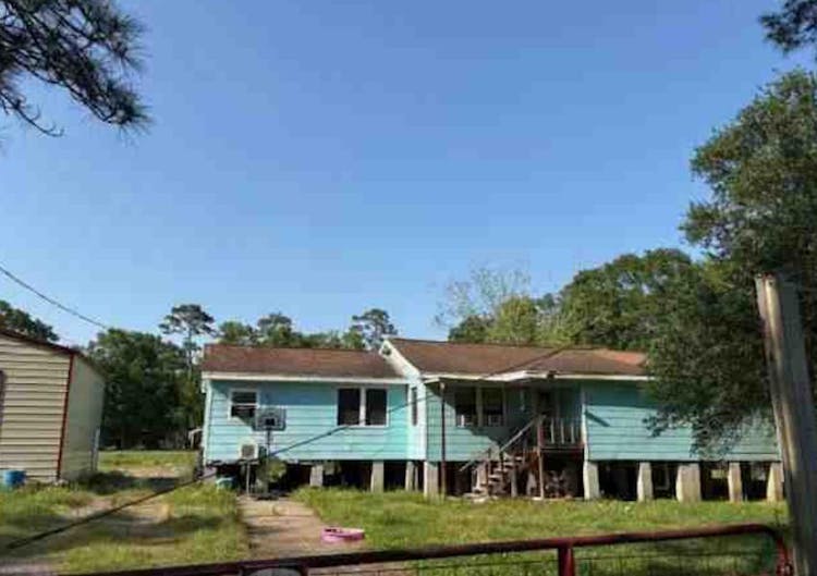 380 Alamo St Vidor, TX 77662, Orange County