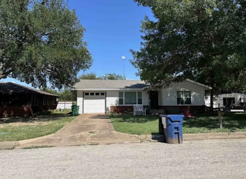 514 McConnell St Jacksboro, TX 76458, Jack County