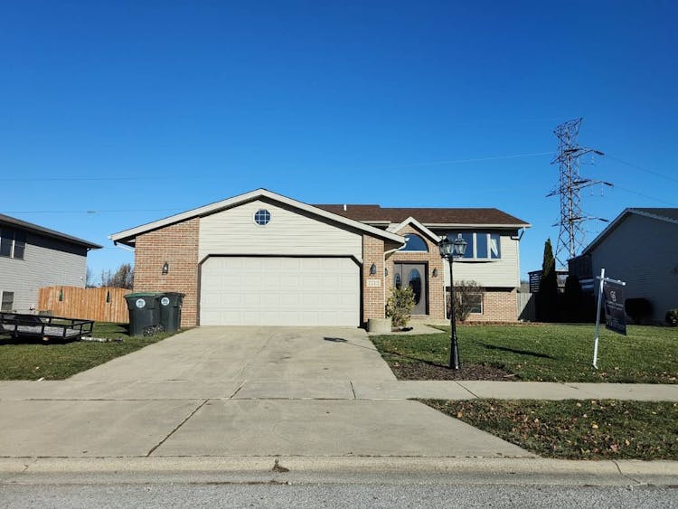 7712 Murrelet St Hobart, IN 46342-7803, Lake County