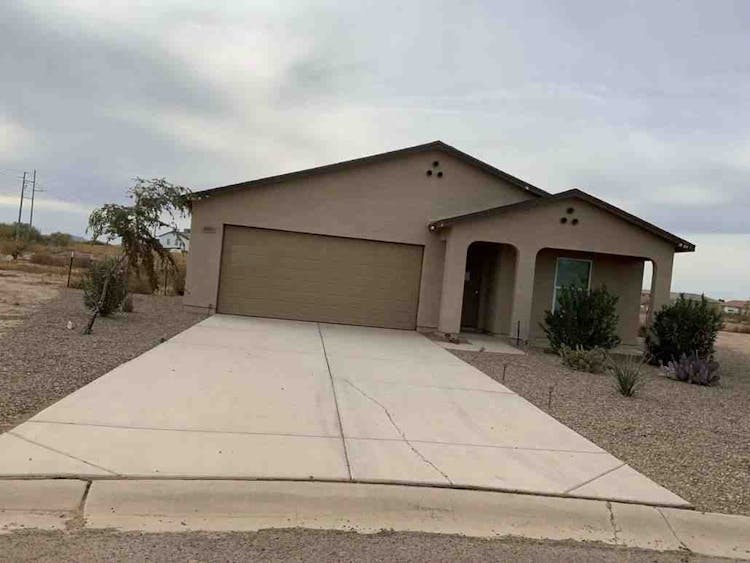 16010s Elizabeth Pl Arizona City, AZ 85123, Pinal County