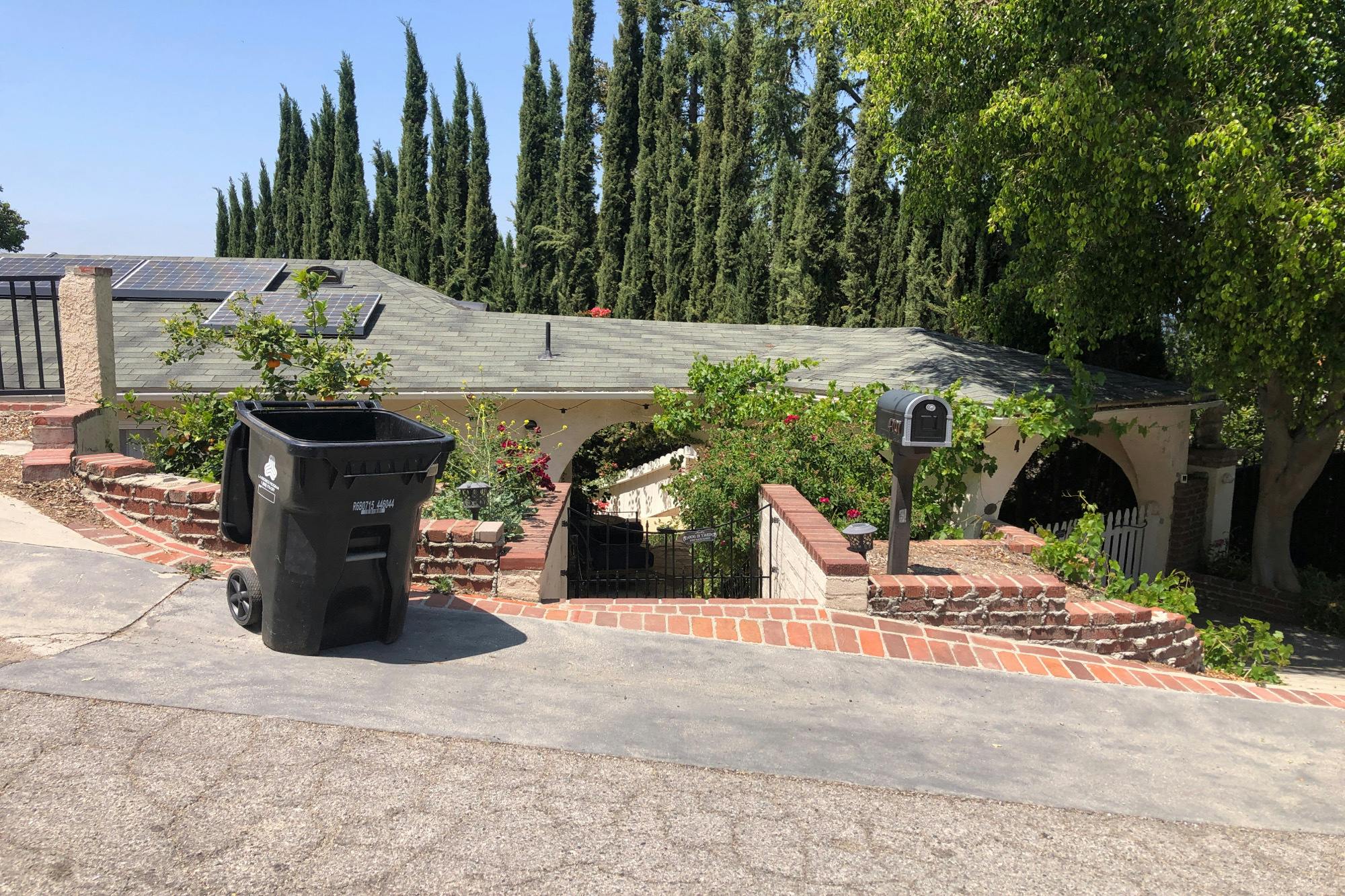 Bedel St, Woodland Hills, CA 91364