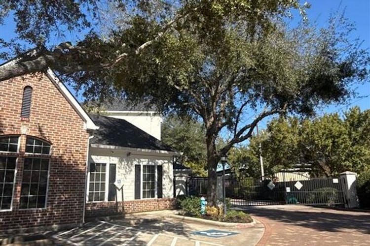 9200 Westheimer Rd Apartment 203 Houston, TX 77063, Harris County