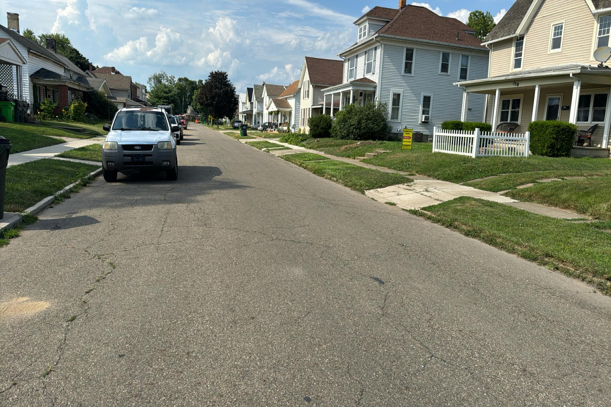 8th St, Coshocton, OH 43812