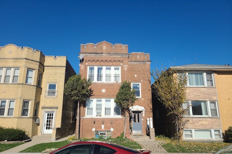 5040 West Wellington Avenue Chicago, IL 60641, Cook County