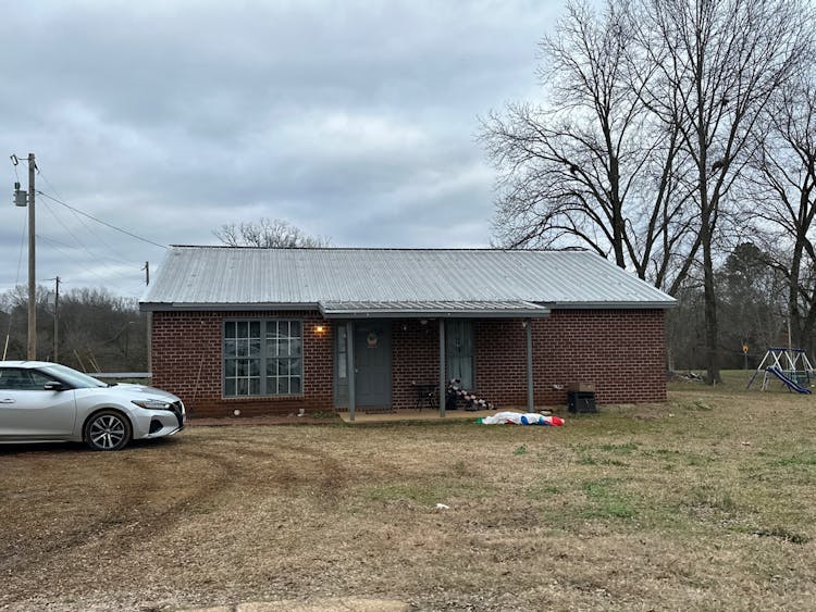 501w Front Street Houlka, MS 38850, Chickasaw County