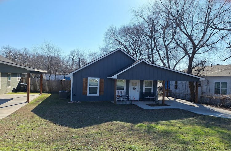 620 W Coffin St Denison, TX 75020, Grayson County