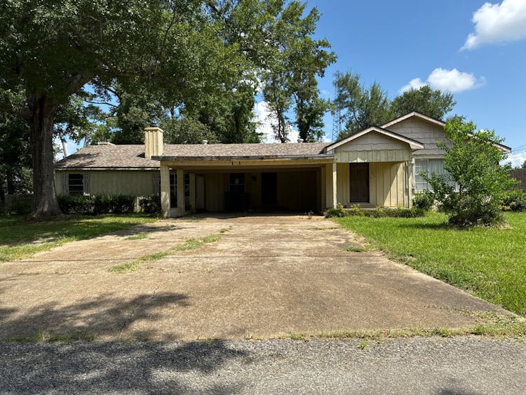 945 Myrtle St Dequincy, LA 70633, Calcasieu County