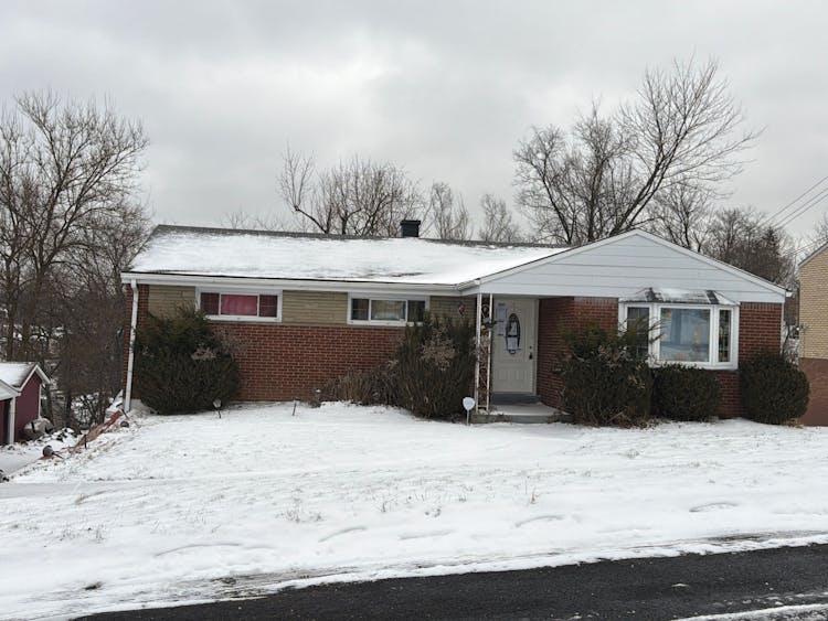 206 Shannon Heights Dr Verona, PA 15147, Allegheny County