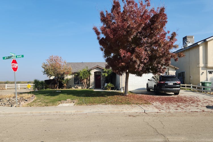 22052 Arizona Ave San Joaquin, CA 93660-9621, Fresno County