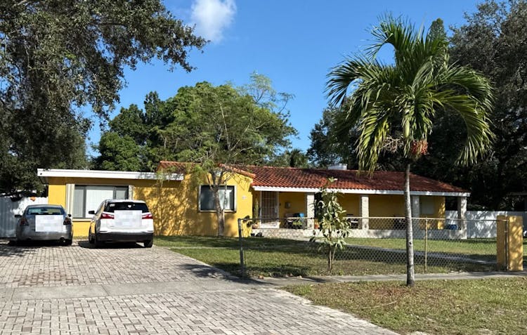 865 NE 143rd St North Miami, FL 33161, Miami-Dade County