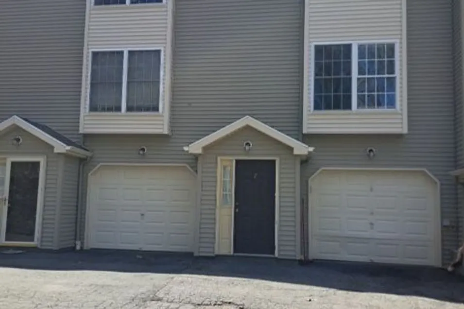 83 Taft Pointe Unit 7 Waterbury, CT 06708, New Haven County
