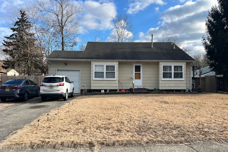 8 Sumner Ave Toms River, NJ 08753, Ocean County