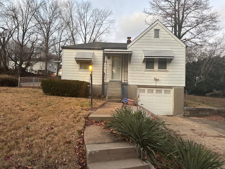 7057 Greenhaven Dr Saint Louis, MO 63136, St. Louis County