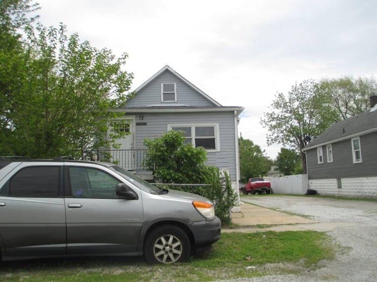 4325 State Line Ave Hammond, IN 46327, Lake County