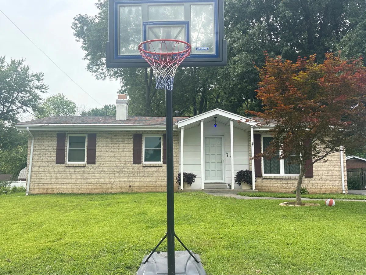 Susan Dr, Belleville, IL 62223