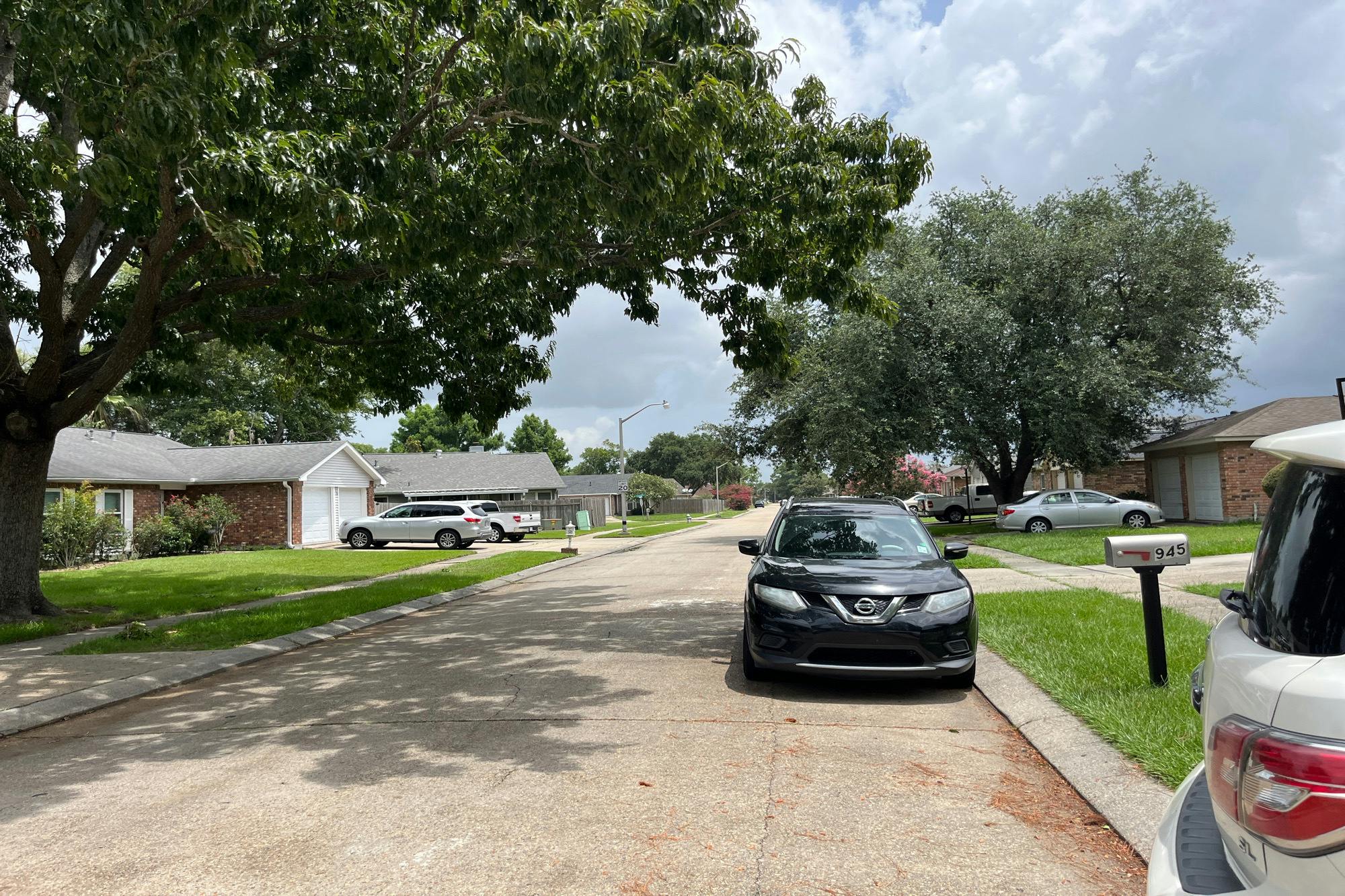 Kingsway Dr, Gretna, LA 70056