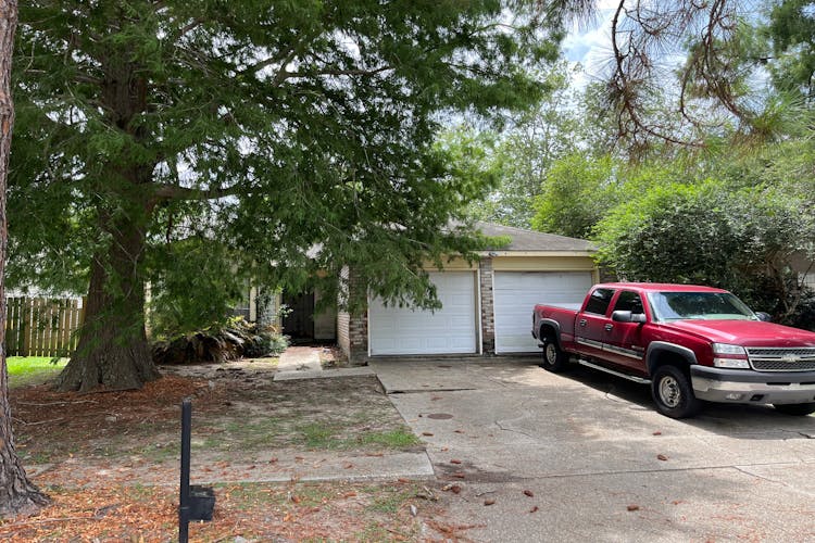 949 Kingsway Dr E Gretna, LA 70056, Jefferson Parish County