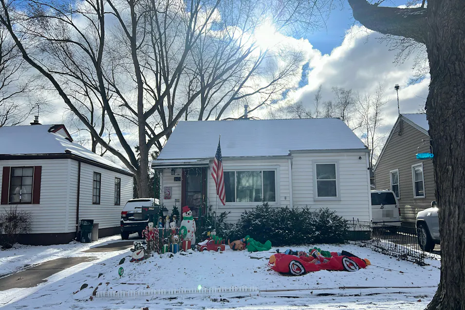 24423 Hopkins St Dearborn Heights, MI 48125, Wayne County