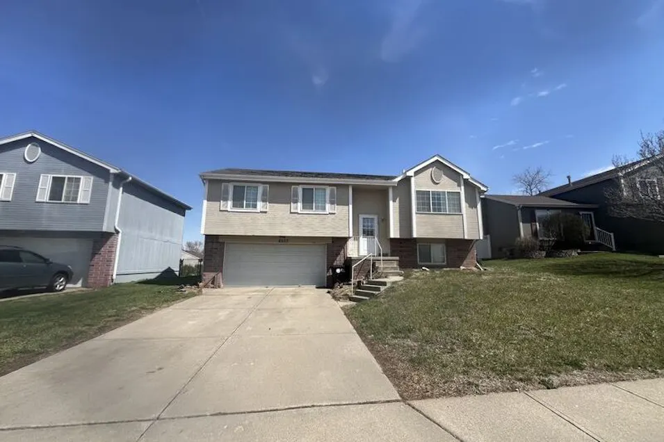 6507 N 112th Street Omaha, NE 68164, Douglas County