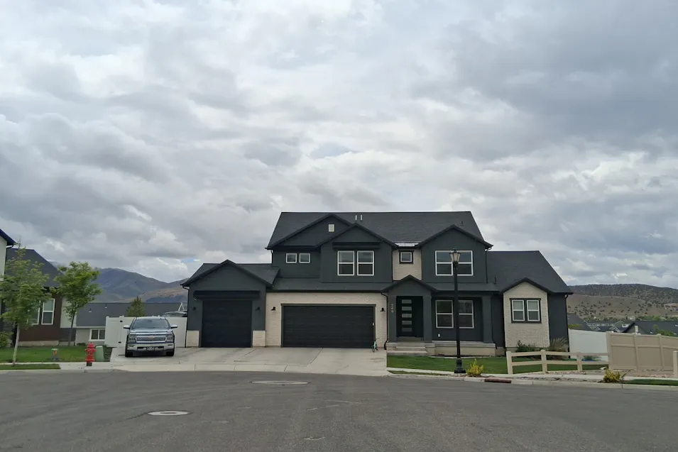 249 N Cannavale Ct Saratoga Springs, UT 84045, Utah County