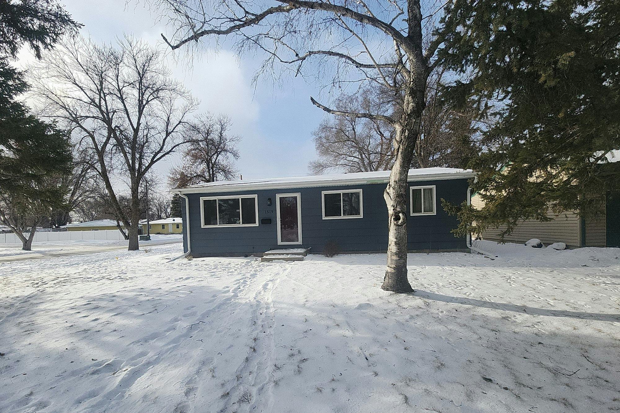 ★S 1519 19 1/2 St S, Moorhead, MN 56560, Clay County | Auction.com