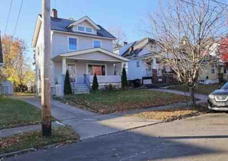 3005 Hillcrest Ave Cleveland, OH 44109, Cuyahoga County