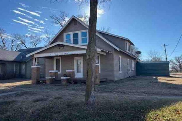 1119 W Walnut St Herington, KS 67449, Dickinson County