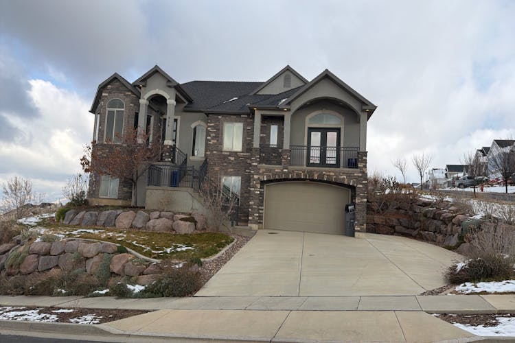919 Parkway Dr North Salt Lake, UT 84054, Davis County