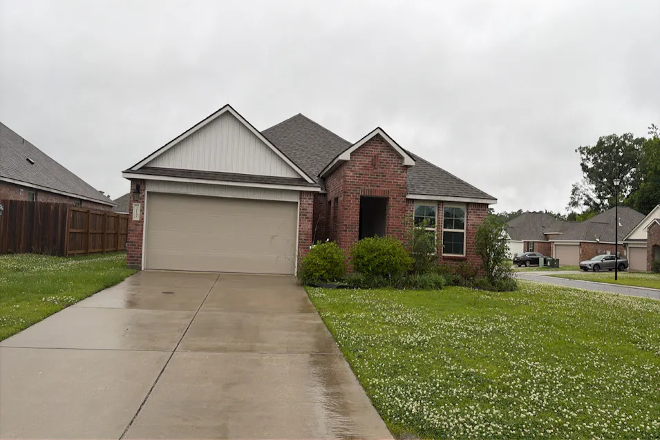 32147 Devan Trl Denham Springs, LA 70726, Livingston County