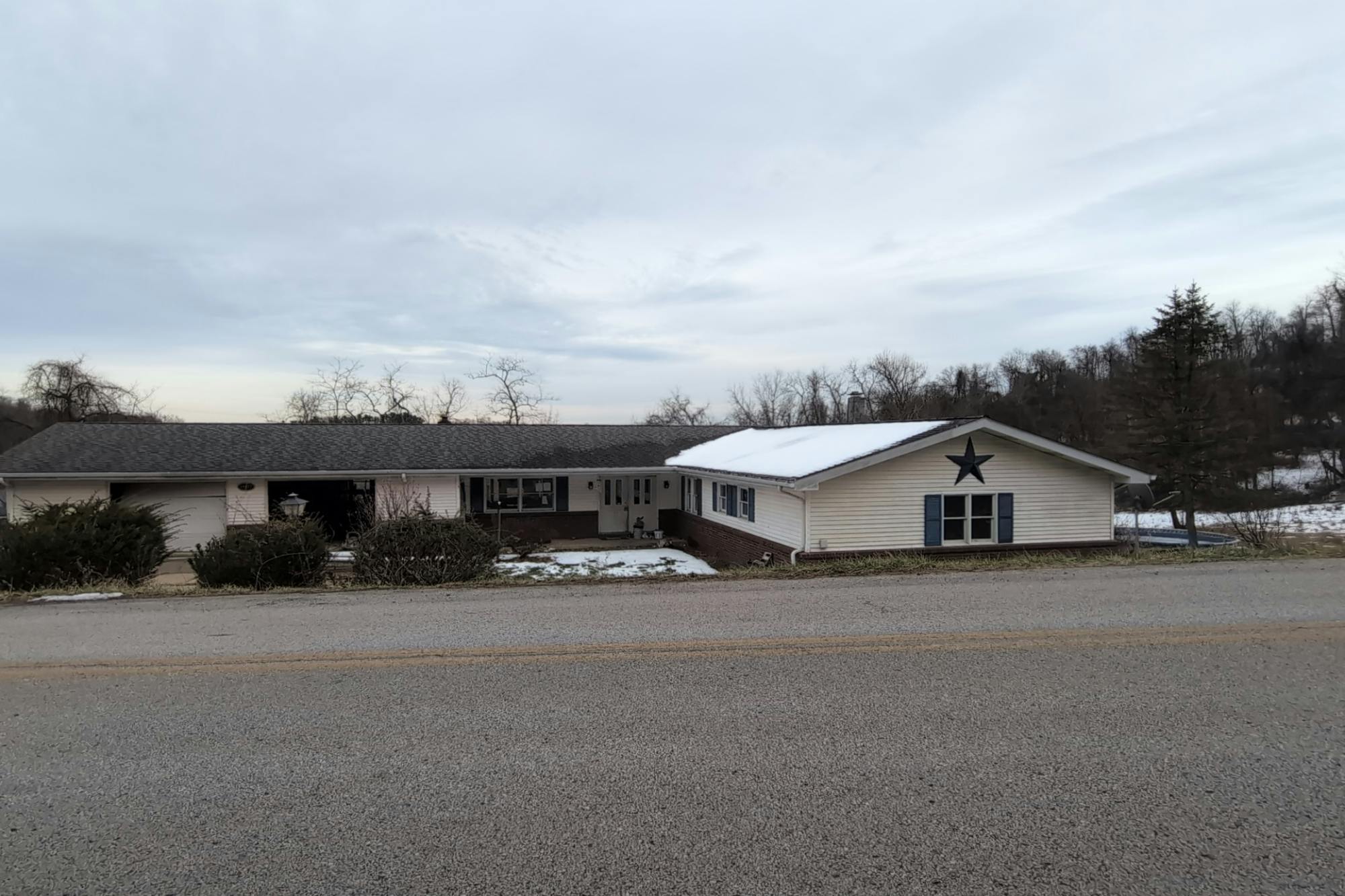 Barnes Rd, Martins Ferry, OH 43935