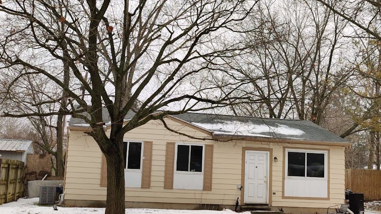 1311 Mark Twain Dr Lansing, MI 48911, Ingham County